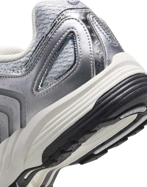 Nike Air Pegasus 2005 sneakers in gray and silver