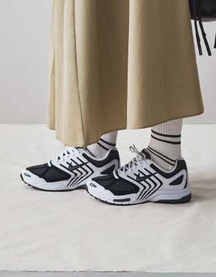 Nike Mesh Upper Sneakers Leather Overlays In White