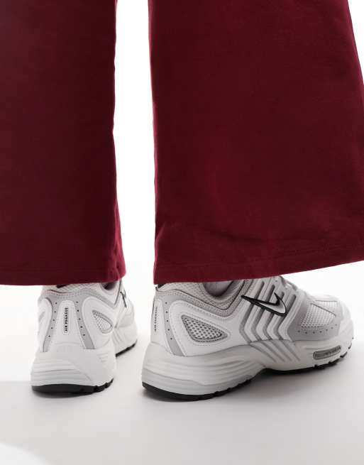 Nike Air Pegasus 2005 sneakers in white