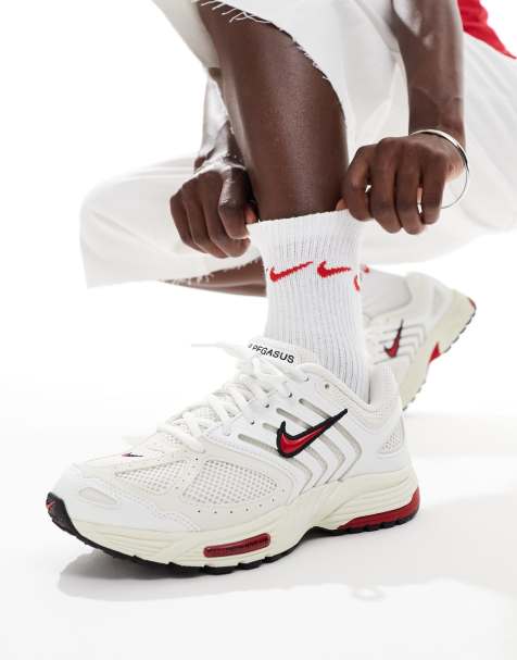 Nike Air Pegasus 2005 trainers in red - view 1