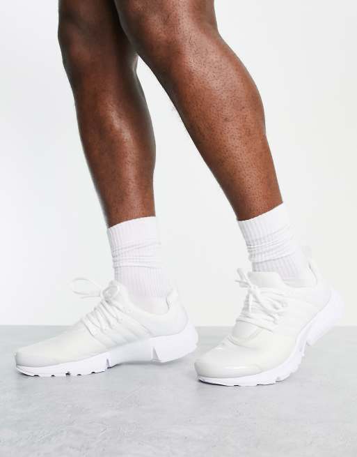 Joggers with 2025 nike presto white