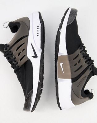 Nike Air Presto trainers in black/white 