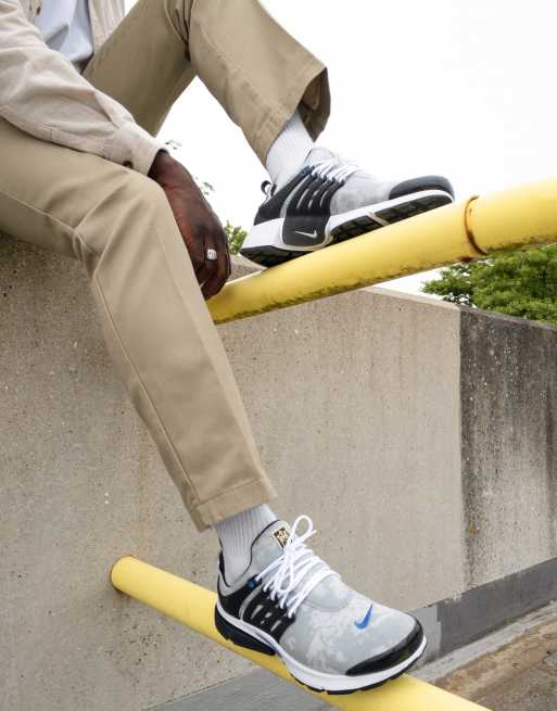 Nike Air Presto trainers in smoke grey and white