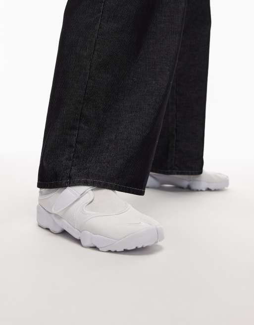 Nike Air Rift Breathe trainers in white | ASOS