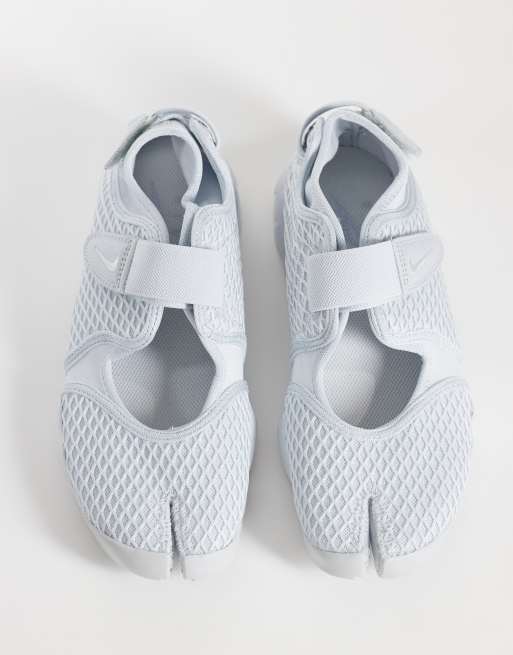 Nike Air Rift lace trainers in white, 3 of 5