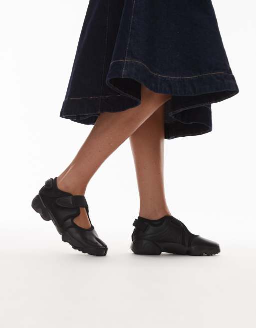 Nike Air Rift Leather trainers in black, 5 of 5