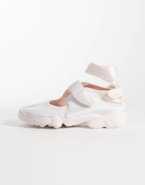 Nike Air Rift Satin Ballet trainers in Pink - view 1