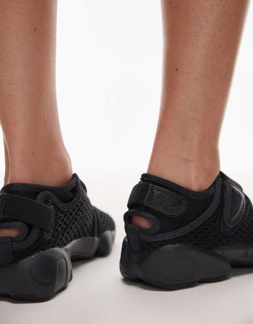 Nike Air Rift sneakers in mesh black | ASOS