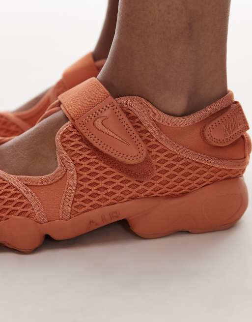 Nike Air Rift sneakers in orange | ASOS display picture 3