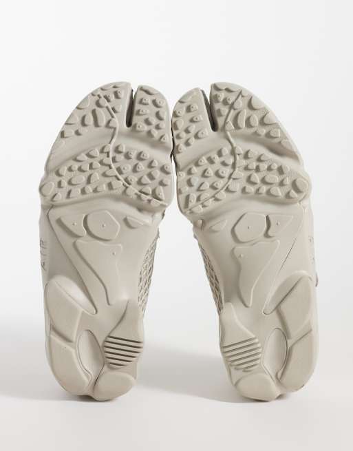 Nike Air Rift sneakers met veters in crème, 5 van 5