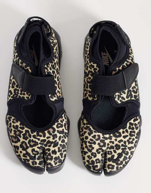 Nike Air Rift trainers in leopard print , 3 of 5