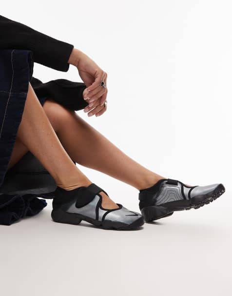 Nike Air Rift unisex trainers in silver and black - view 1
