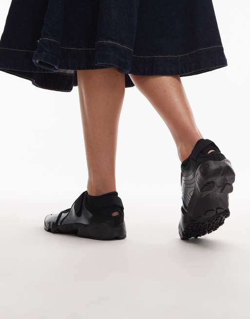 Nike Air Rift unisex trainers in silver and black, 3 of 5