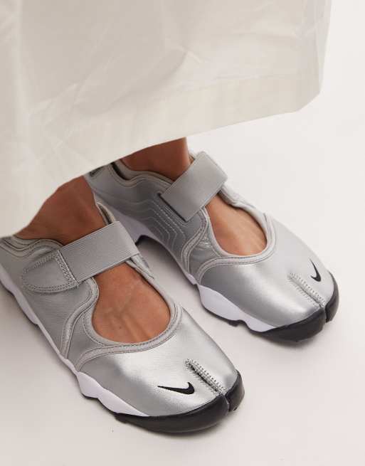 Nike Air Rift unisex trainers in silver ASOS