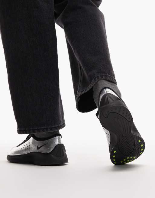 Nike Air Superfly sneakers in black and metallic silver , 4 of 5