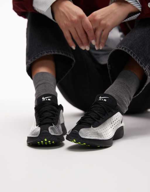 Nike Air Superfly sneakers in black and metallic silver , 5 of 5