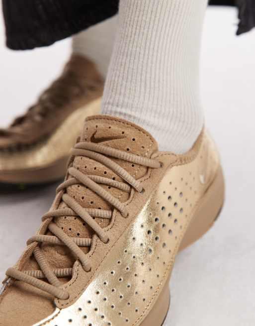 Nike Air Superfly trainers in gold, 3 of 5