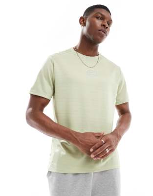 Air - T-Shirt in Grün mit Grafik Grün M