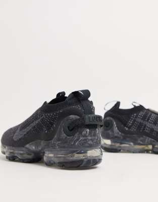 nike air vapormax flyknit 2 triple black