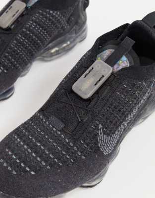 air vapormax flyknit triple black