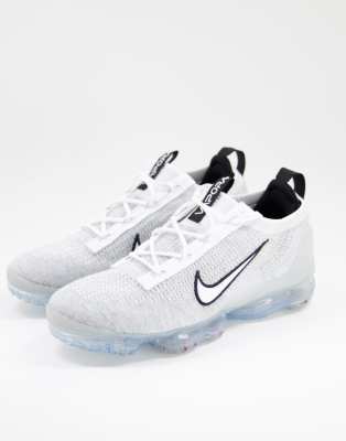 white nike air vapormax flyknit