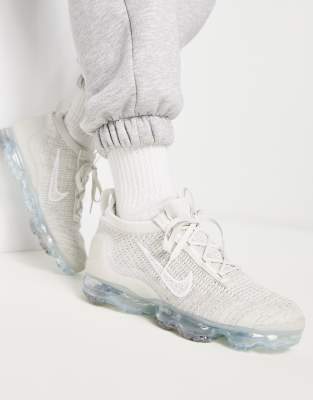 white 2021 vapormax