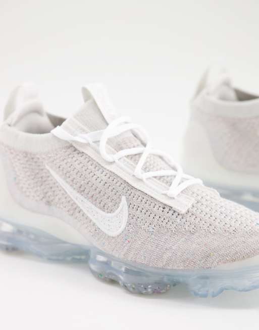 Off white hot sale flyknit vapormax