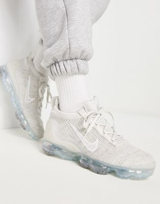 white vapormax trainers