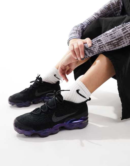 Vapormax cheap black trainers