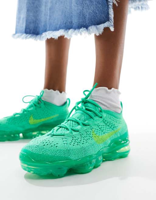 Nike Air Vapormax 2023 sneakers in electric green