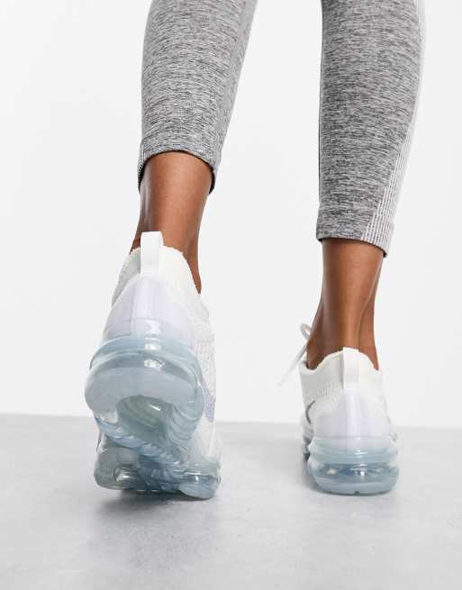 Nike - Air Vapormax 2023 - Sneakers in wit en zilver, 3 van 4