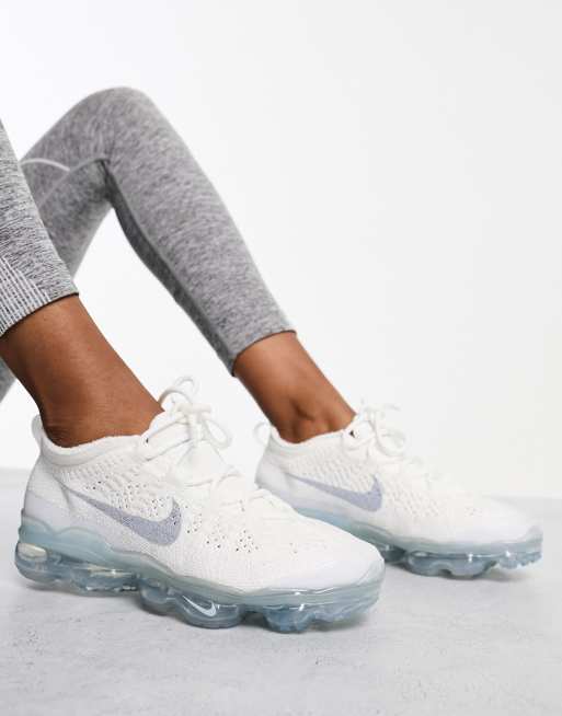 Nike - Air Vapormax 2023 - Sneakers in wit en zilver, 4 van 4