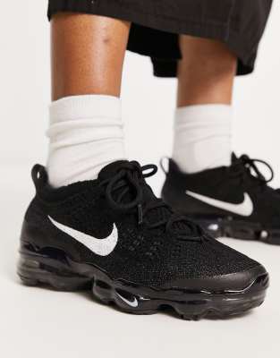 Nike Air Vapormax 2023 trainers in black and sail white