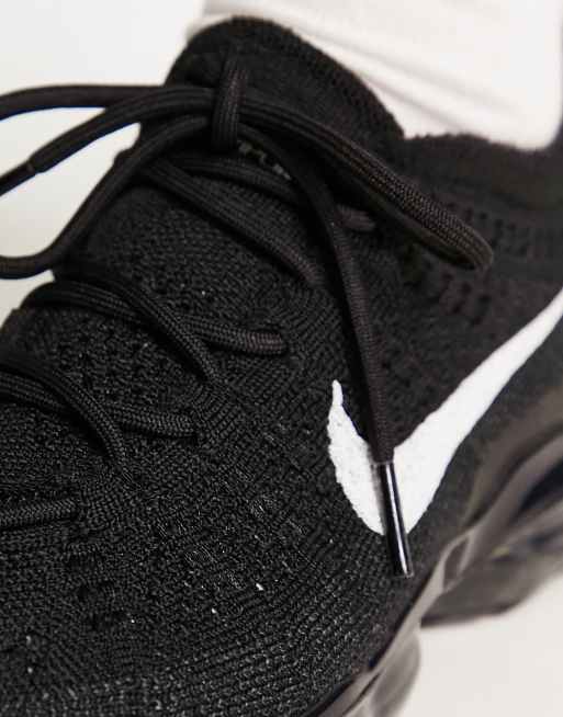 Nike air vapormax flyknit black with white tick sale