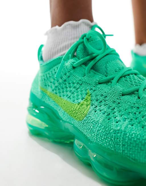 Nike Air Vapormax 2023 trainers in electric green