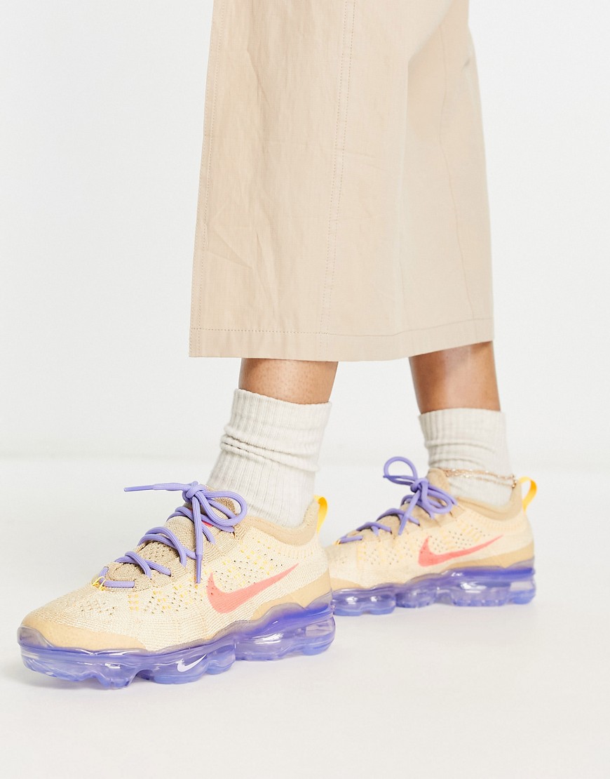 Nike Air Vapormax 2023 trainers in pale vanilla multi-White