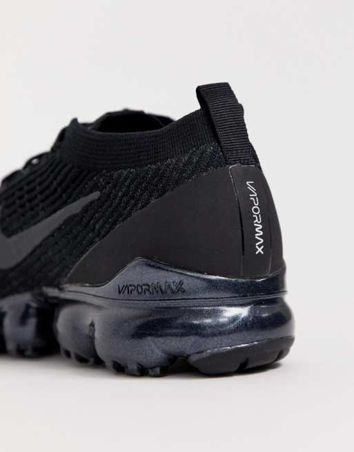 Triple black vapormax on sale 3.