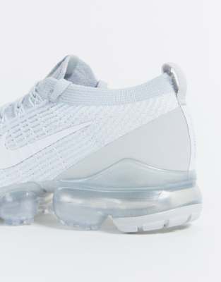 nike vapormax white flyknit