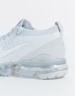 nike air vapormax 3 flyknit trainers in triple white