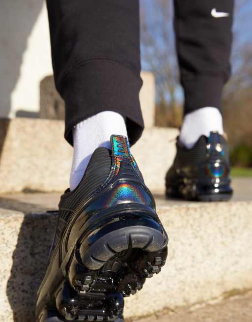 Triple black hotsell vapormax outfit