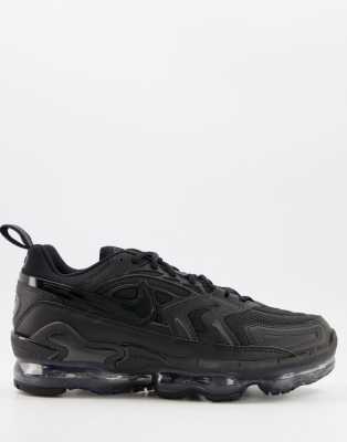 Nike Air Vapormax Plus Sneaker In Black