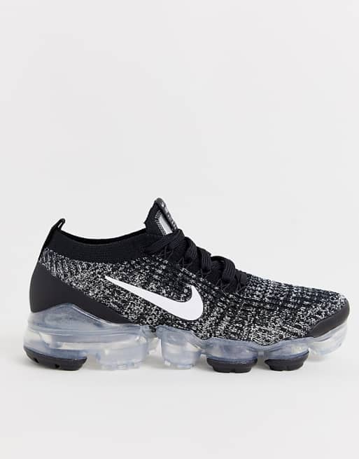 Nike Air Vapormax Flyknit 2.0 sneakers in black/white Nike Air Vapormax Flyknit 2.0 sneakers in black/white
