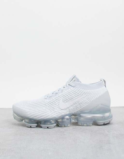 Vapormax 3.0 store triple white