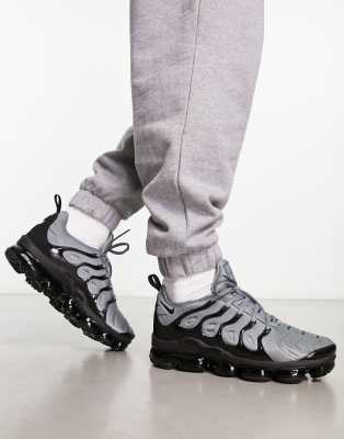 Vapormax plus shop blanche et noir