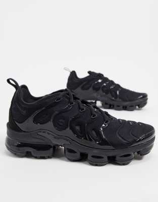 nike vapormax plus black size 4