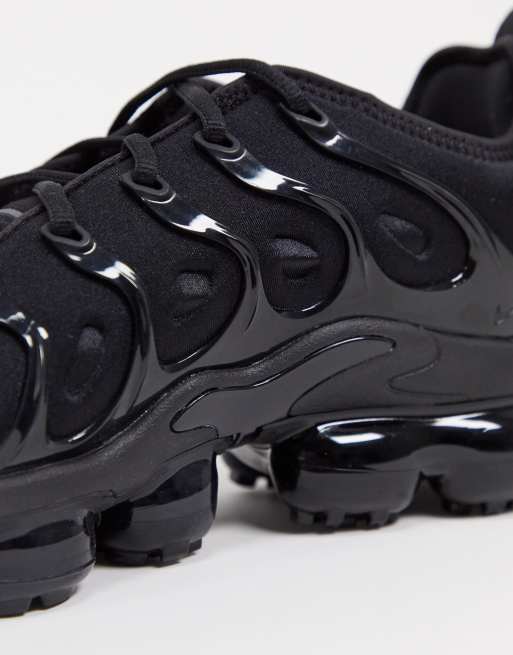 Nike Air VaporMax Plus in triple black