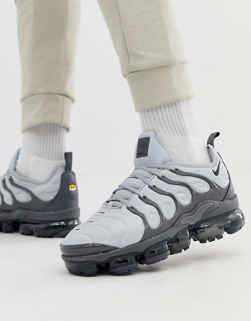 Nike Air Vapormax Plus trainers in Dark Grey Nike Air Vapormax Plus trainers in Dark Grey