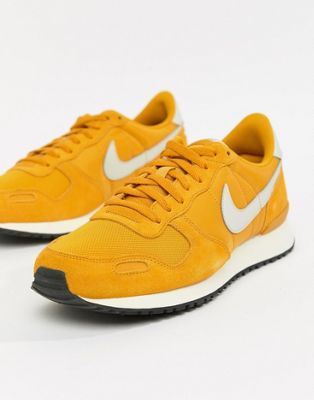 Nike – Air Vortex – Sneaker in Gelb 