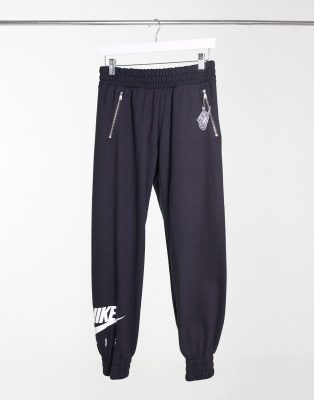 Womens nike joggers store with zip pockets