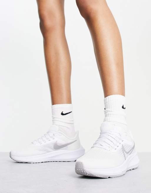 Nike Pegasus sneakers in white | ASOS